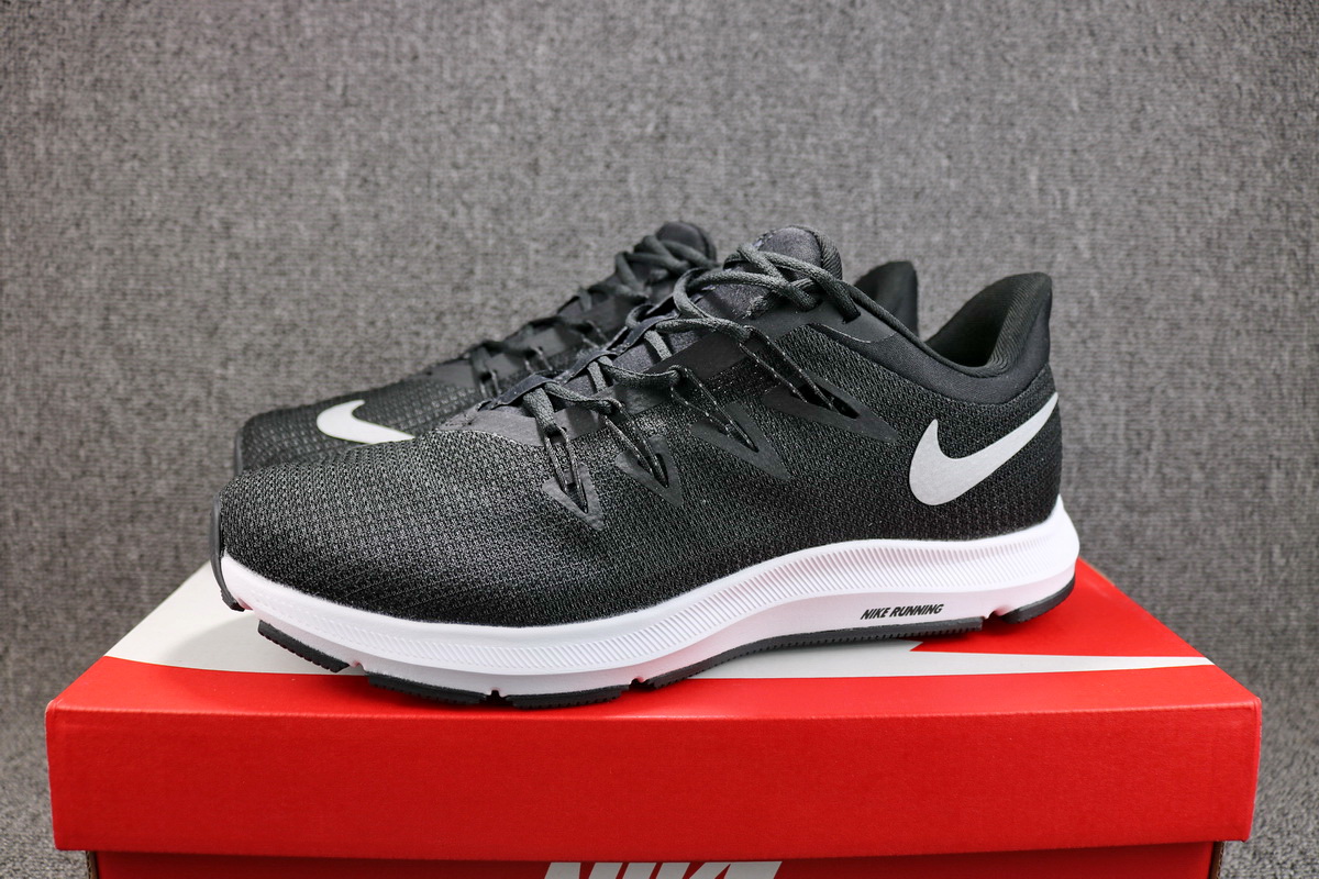 Nike Quest II Black White Running Shoes - Click Image to Close